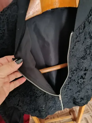 Casaco bomber preto em renda