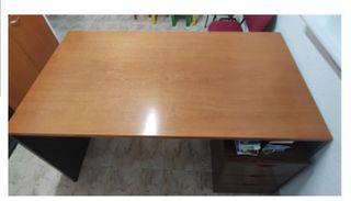 Mesa de despacho con cajonera