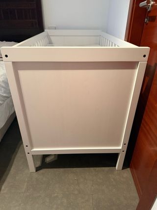 Cuna + colchón + chichonera + protector colchón