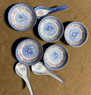 Conjunto de porcelana azul e branca