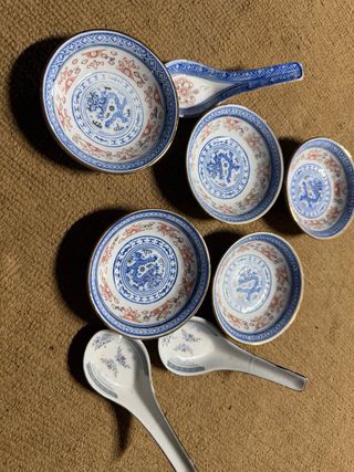 Conjunto de porcelana azul e branca
