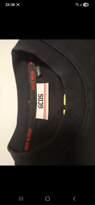 T-shirt GCDS nera con maniche gialle