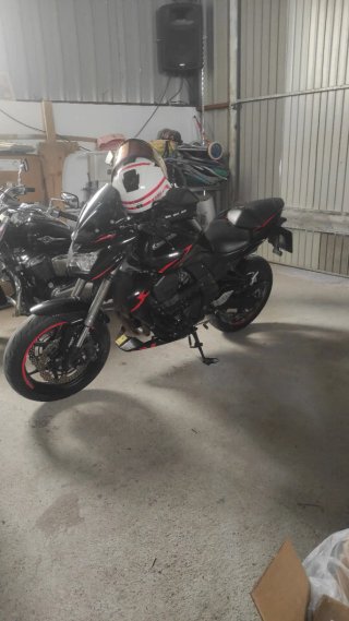 Kawasaki Z 750 Negra