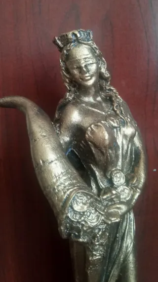 Preciosa figura vintage, la Diosa de la Abundancia