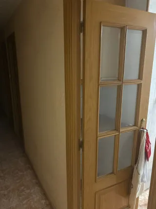 Puertas de madera con cristal y corredera