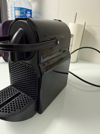 Cafetera Nespresso Negra