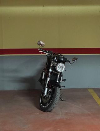 Suzuki SV 650 Naked Negra