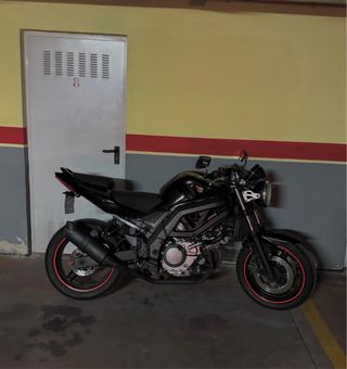 Suzuki SV 650 Naked Negra
