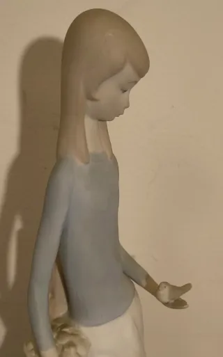 SCULTURA IN PORCELLANA 'RAGAZZA CON UCCELLO' DI NAO/LLADRO. VINTAGE