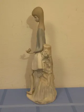 SCULTURA IN PORCELLANA 'RAGAZZA CON UCCELLO' DI NAO/LLADRO. VINTAGE