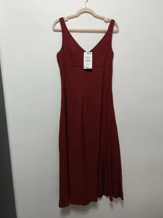 Vestido midi jaretas plisado burdeos Zara Talla M