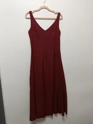 Vestido midi jaretas plisado burdeos Zara Talla M