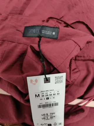 Vestido midi jaretas plisado burdeos Zara Talla M