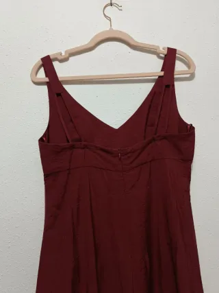 Vestido midi jaretas plisado burdeos Zara Talla M
