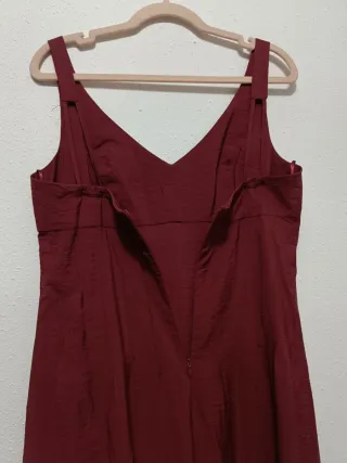 Vestido midi jaretas plisado burdeos Zara Talla M
