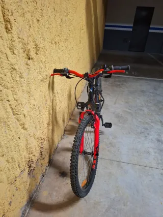 Bicicleta Rockrider 500 Negra y Roja