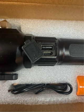 Linterna LED recargable/pilas