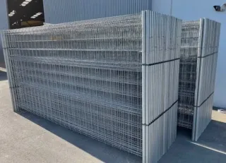 Vallas de obra metalicas,con portes.