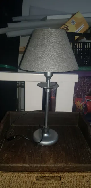 Lámpara de mesa tela y metal