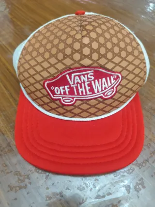 Gorra Vans Marrón y Roja