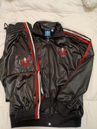 Chándal Adidas Retro Negro y Rojo