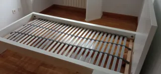 Cama Blanca con Somier de Madera