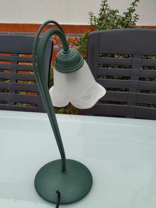 2 lámparas de mesita de forja y cristal