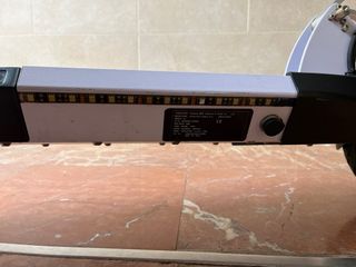 Patinete eléctrico blanco y negro