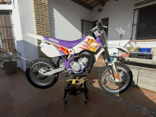 Yamaha YZ 80 Motocross Morado/Blanco