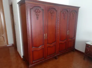 Armario de madera