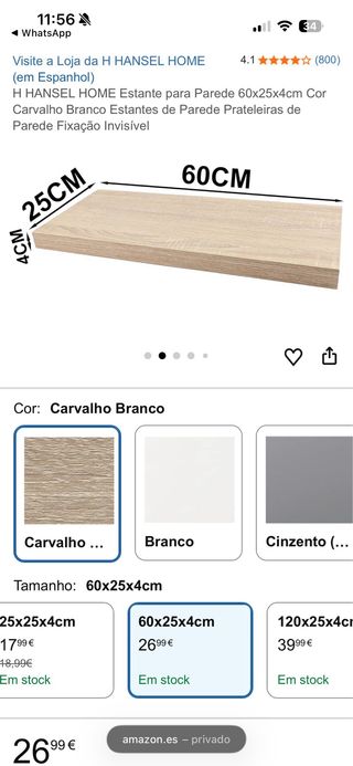 Scaffali in legno con supporti metallici