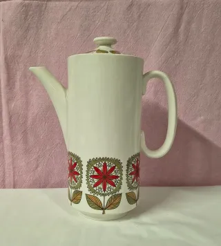 Teiera, tazze, piatti. Porcellana San Claudio. Vintage