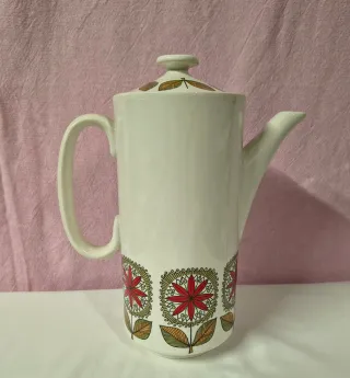 Teiera, tazze, piatti. Porcellana San Claudio. Vintage