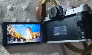 Cámara Fujifilm X-T200 con objetivo 15-45mm