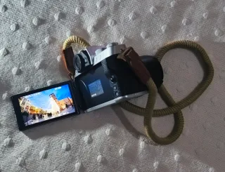 Cámara Fujifilm X-T200 con objetivo 15-45mm