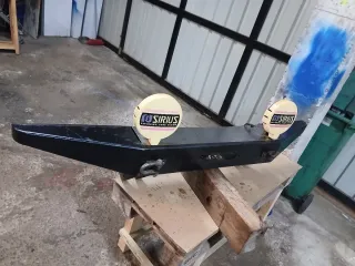 Defensa todoterreno con focos de nissan patrol