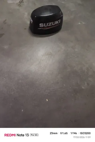 Capota de motor negra