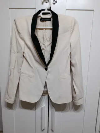 Americana Zara Beige y Negro