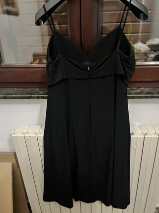 Vestito Tubino nero con scollo a V