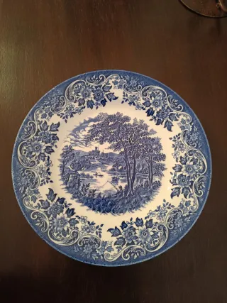 Prato decorativo de loiça inglesa azul e branco