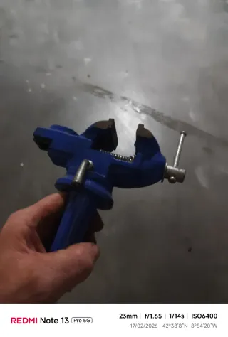 Tornillo de banco azul