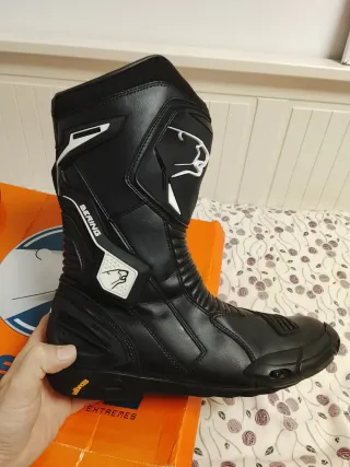 Mono dos piezas y botas moto Bering negra