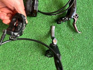 Frenos Hayes A4 dorado