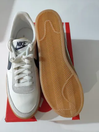 Zapatillas Nike Blancas y Negras