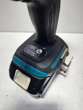 Atornillador de impacto Makita 18V