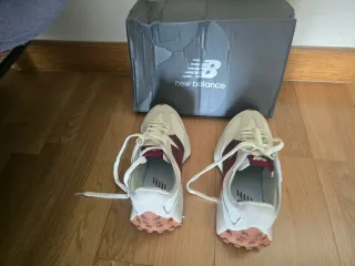 Zapatillas New Balance 327 Morado/Blanco