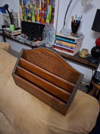 Porta cartas madeira vintage entalhado