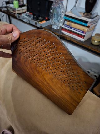 Porta cartas madeira vintage entalhado