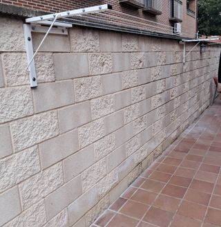 Tendedero pared plegable marrón 4 cuerdas