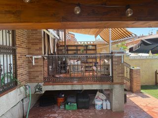 Tendedero pared plegable marrón 4 cuerdas